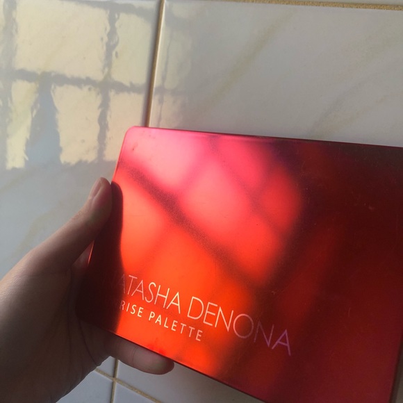 eyeshadow palettes - Picture 2 of 4